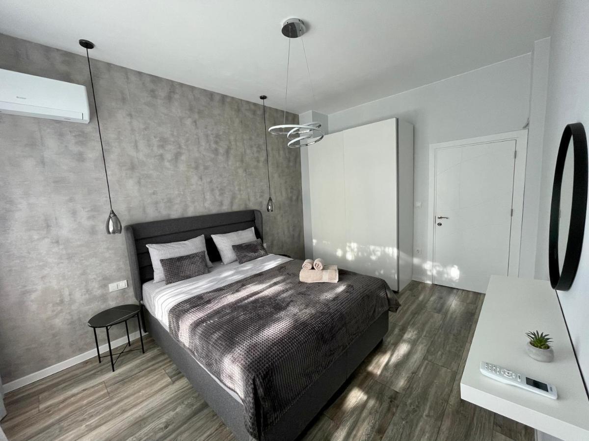 Vanquish Central Apartment Varna Exterior photo
