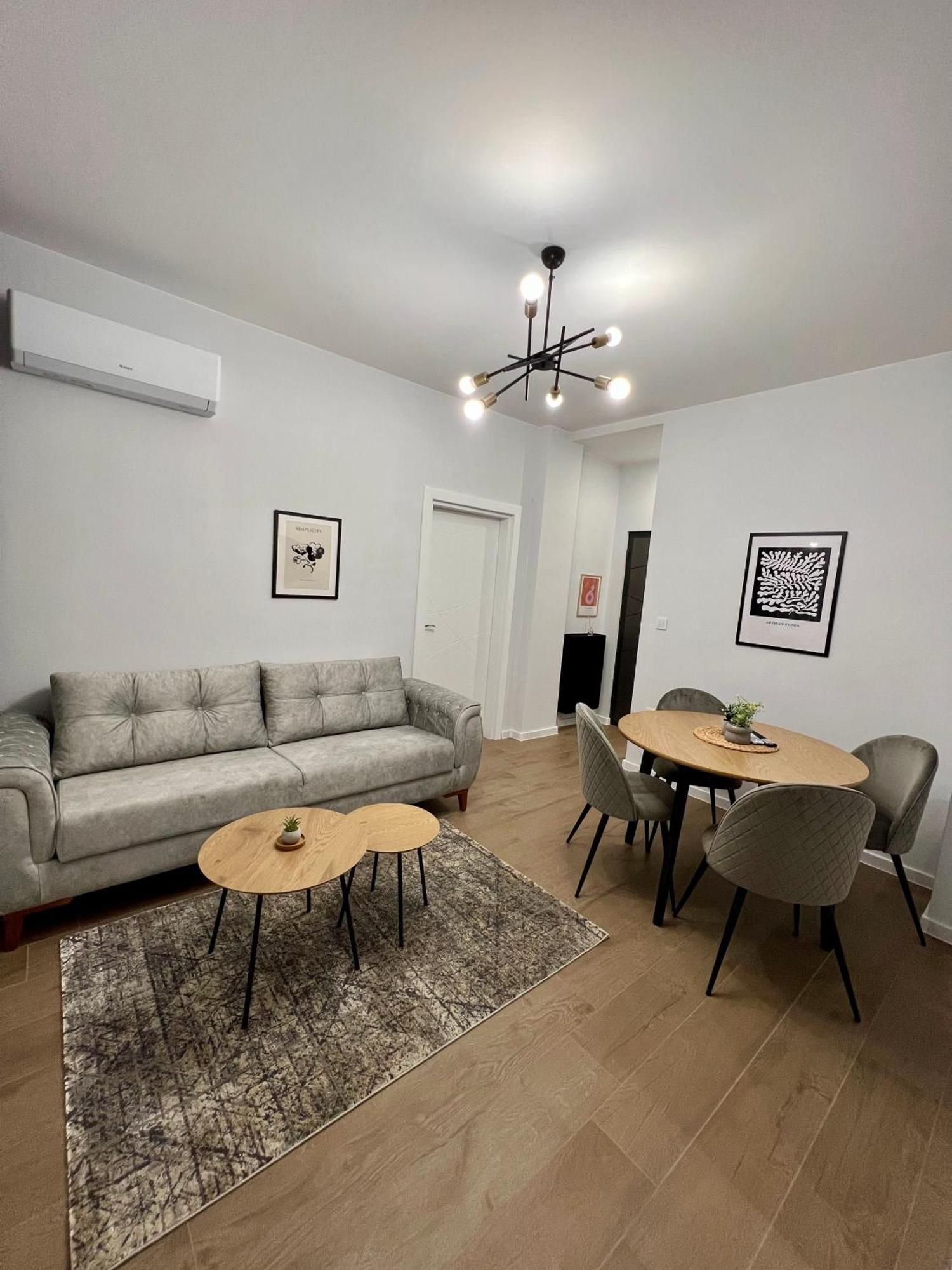 Vanquish Central Apartment Varna Exterior photo
