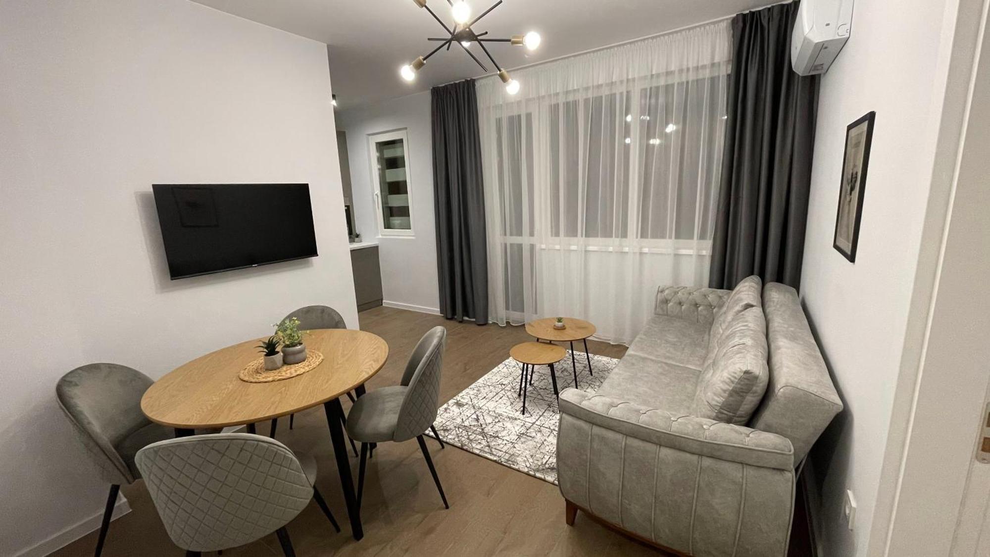 Vanquish Central Apartment Varna Exterior photo