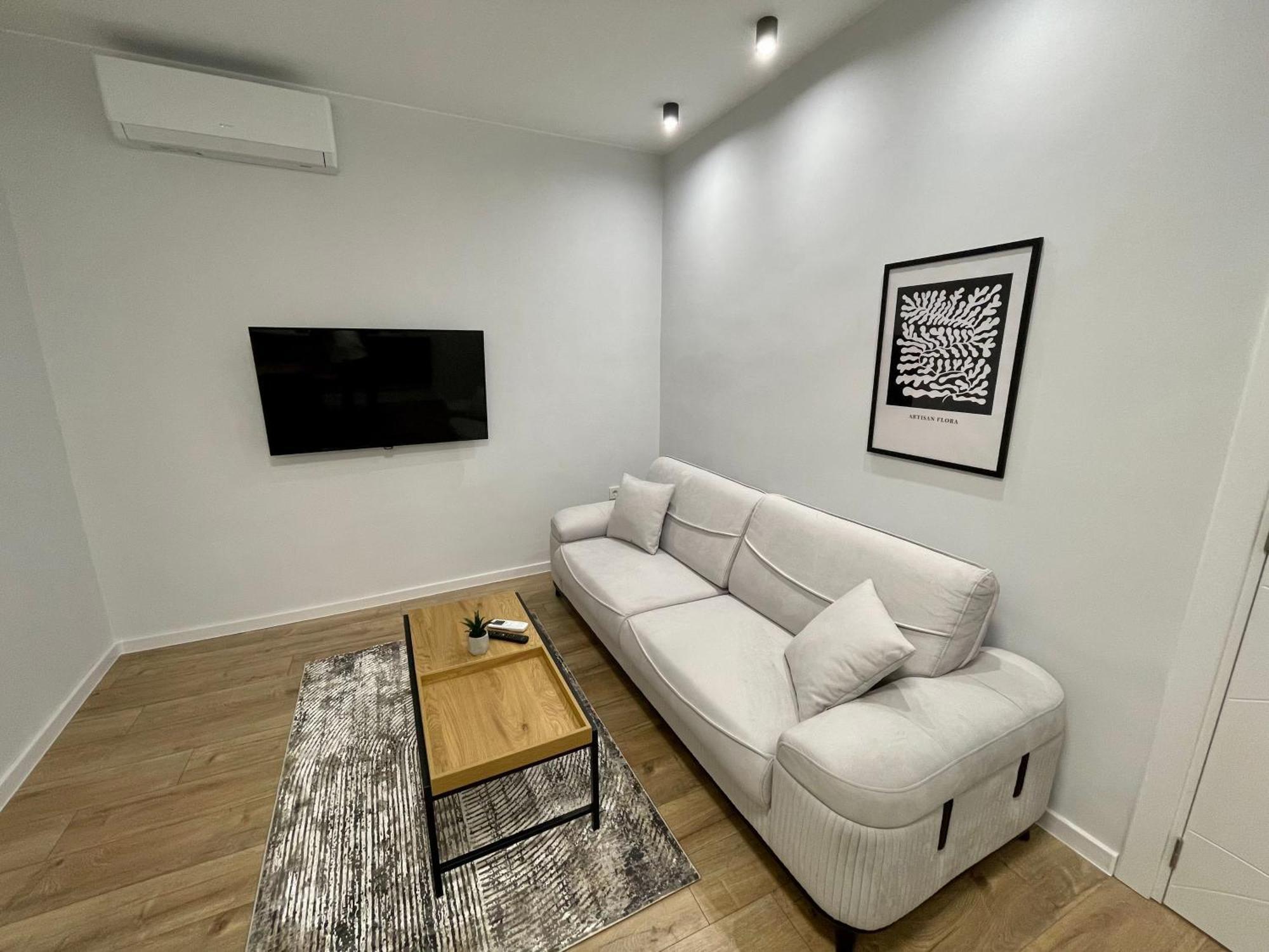 Vanquish Central Apartment Varna Exterior photo