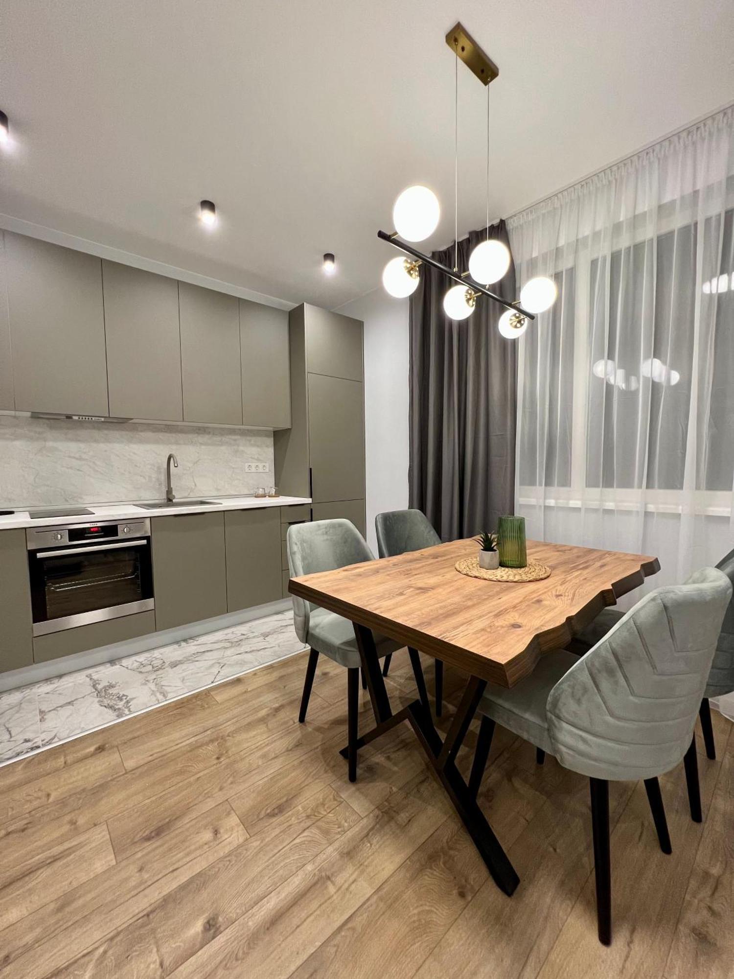 Vanquish Central Apartment Varna Exterior photo